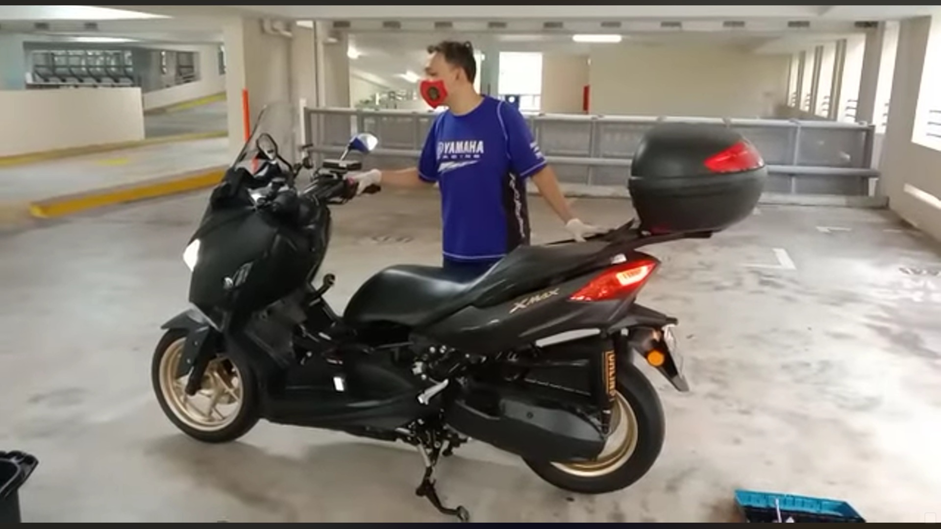 Watch this video showing how xmax300 engine revs with Surbo